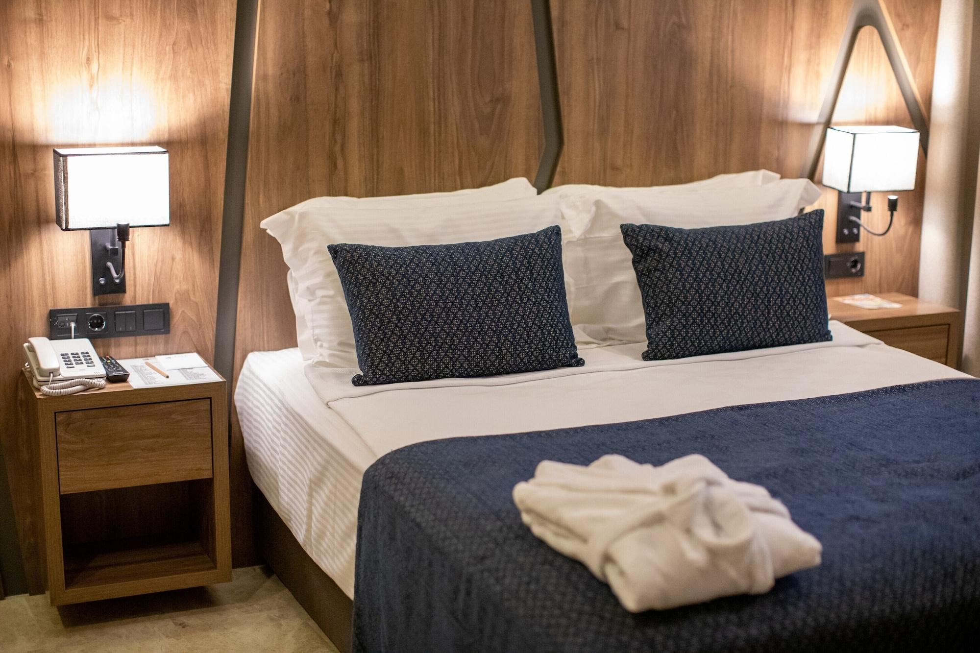 Extenso Hotel Gaziemir Екстериор снимка