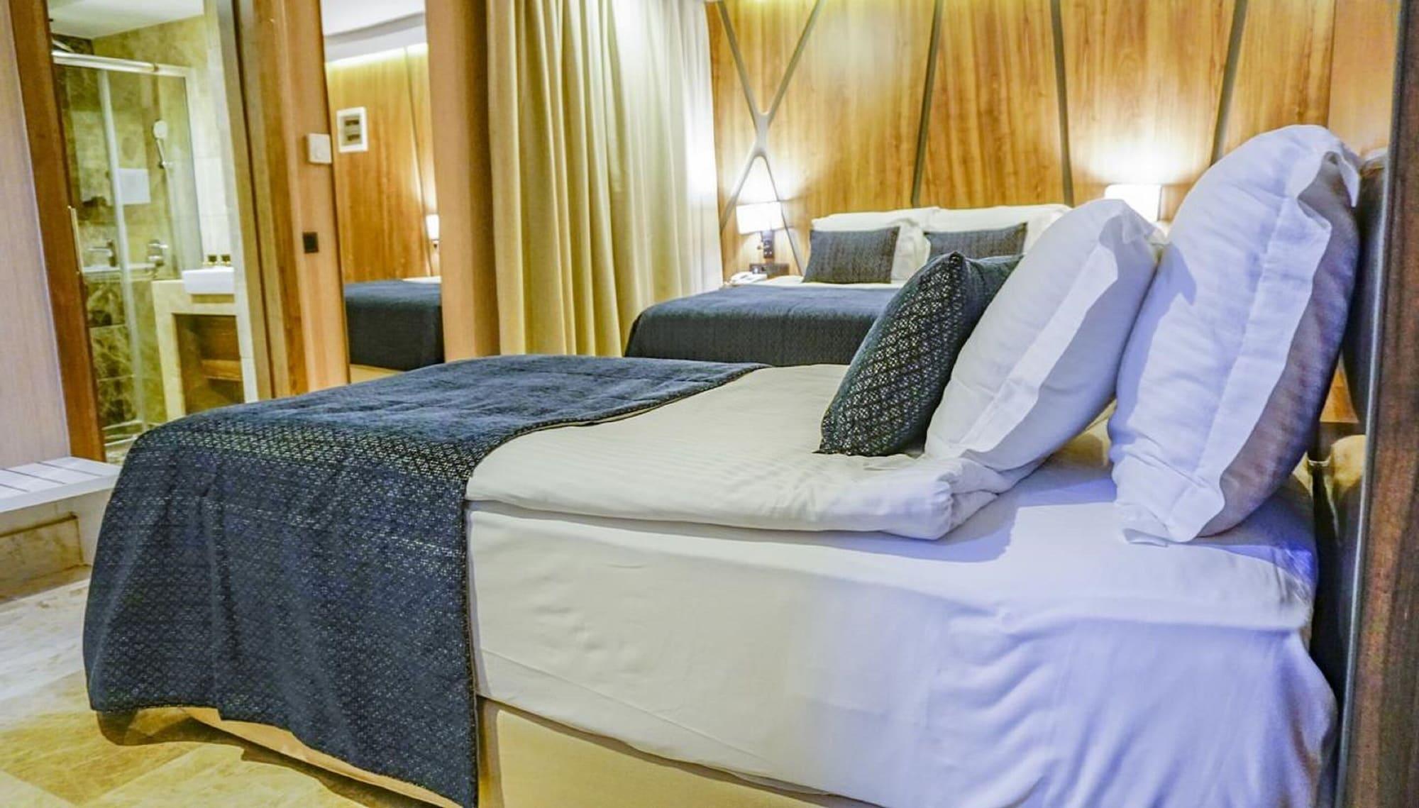Extenso Hotel Gaziemir Екстериор снимка