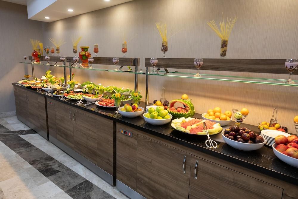 Extenso Hotel Gaziemir Екстериор снимка