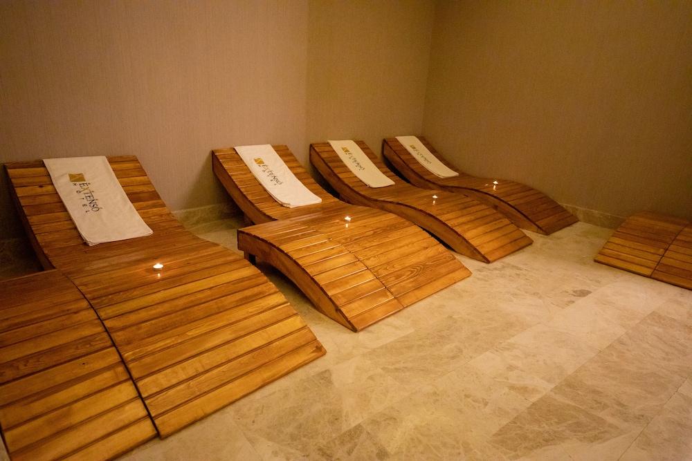 Extenso Hotel Gaziemir Екстериор снимка
