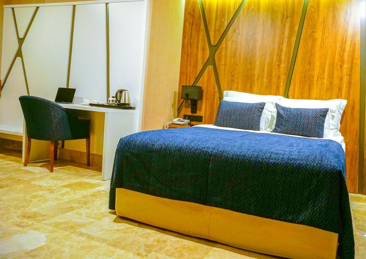 Extenso Hotel Gaziemir Екстериор снимка